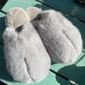 Plush Faux Fur Women's Slippers in Light Gray